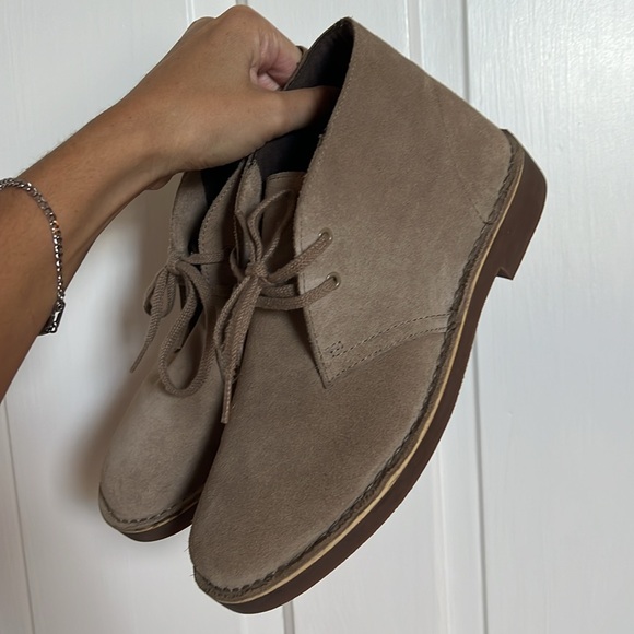 Men’s Clarks chukka boot - Picture 2 of 5